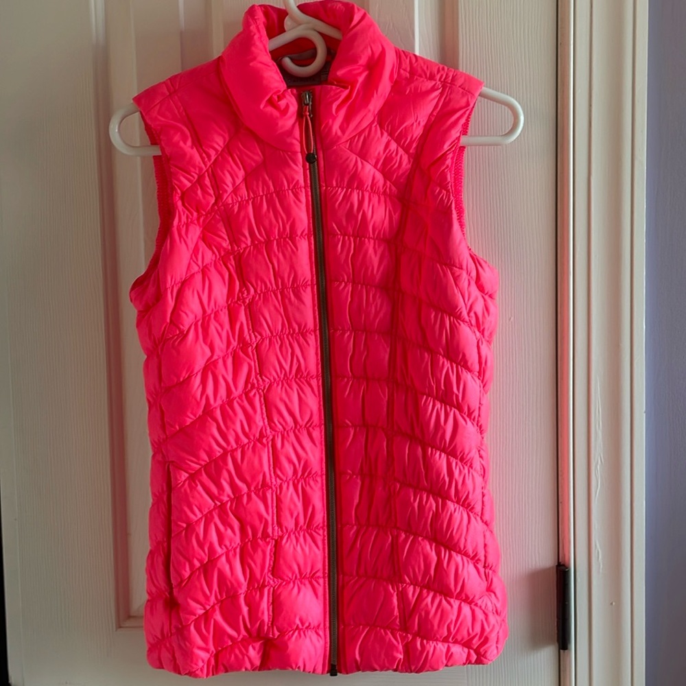 Athleta vest, size small